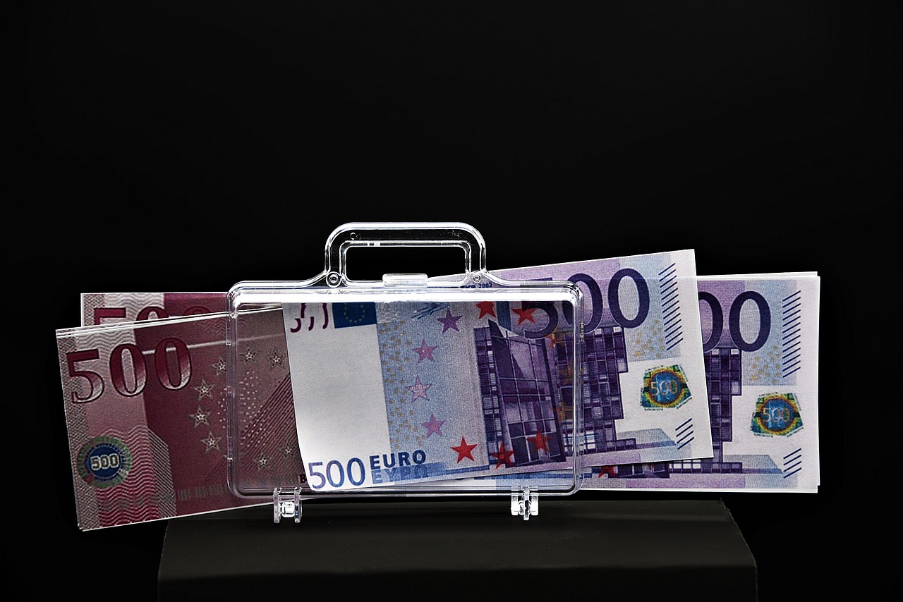 Валютные ограничения: новые правила для валютных резидентов России ...